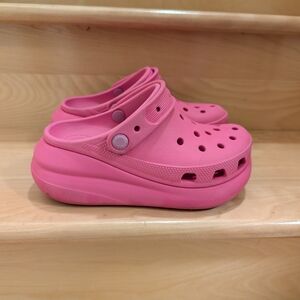 CROCS Shoes in Bright Pink
